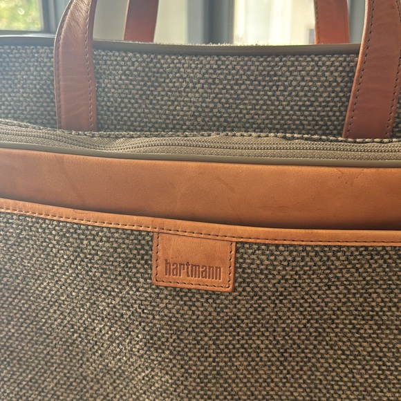Tweed Hartmann carry on - Picture 2 of 8